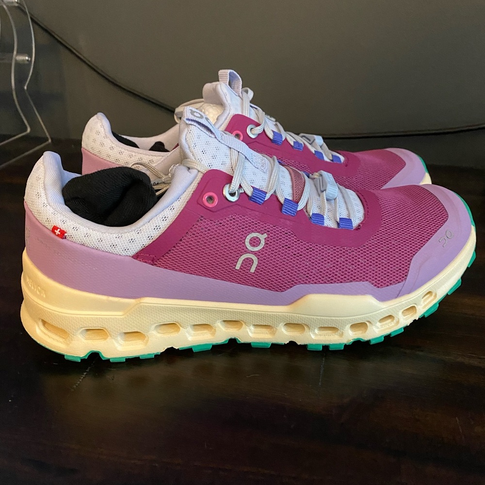 Women’s size 8 On Running Pink and White Athletic Shoes with CloudTec Cushioning